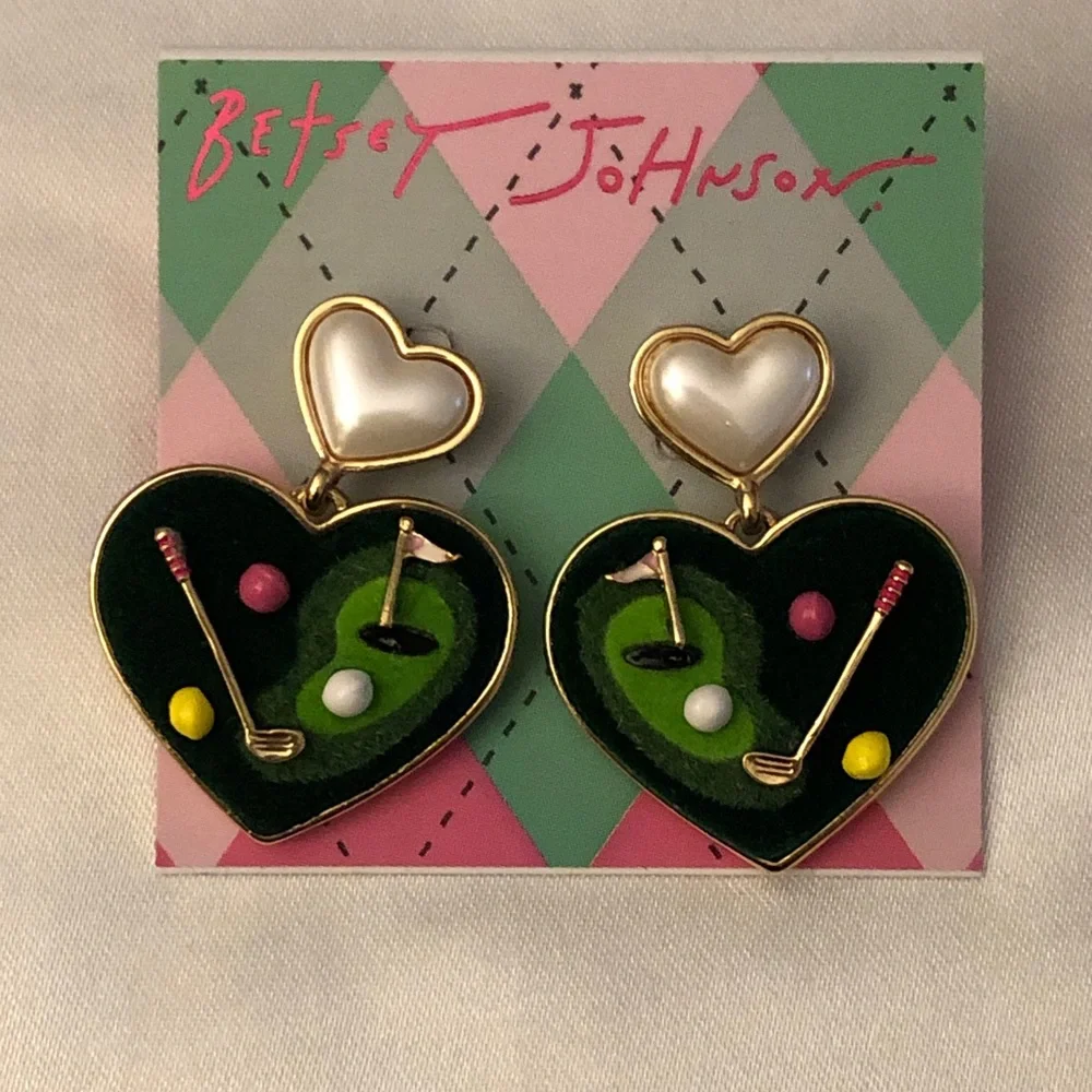 Betsey Johnson Faux Pearl Gold Tone & Green Felt Golf Heart Drop Earrings NWT